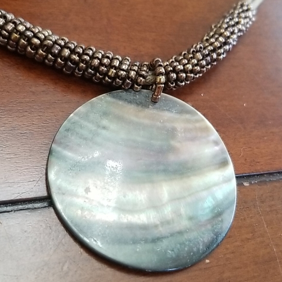 🐾 IRIDESCENT SHELL LIKE NECKLACE - Picture 2 of 7